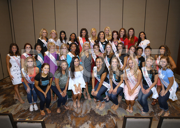MISS Finalists meet Miss America 2017