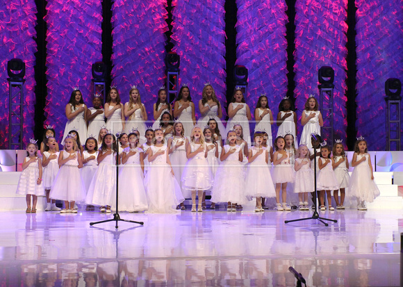 2018 Princesses sing the National Anthem